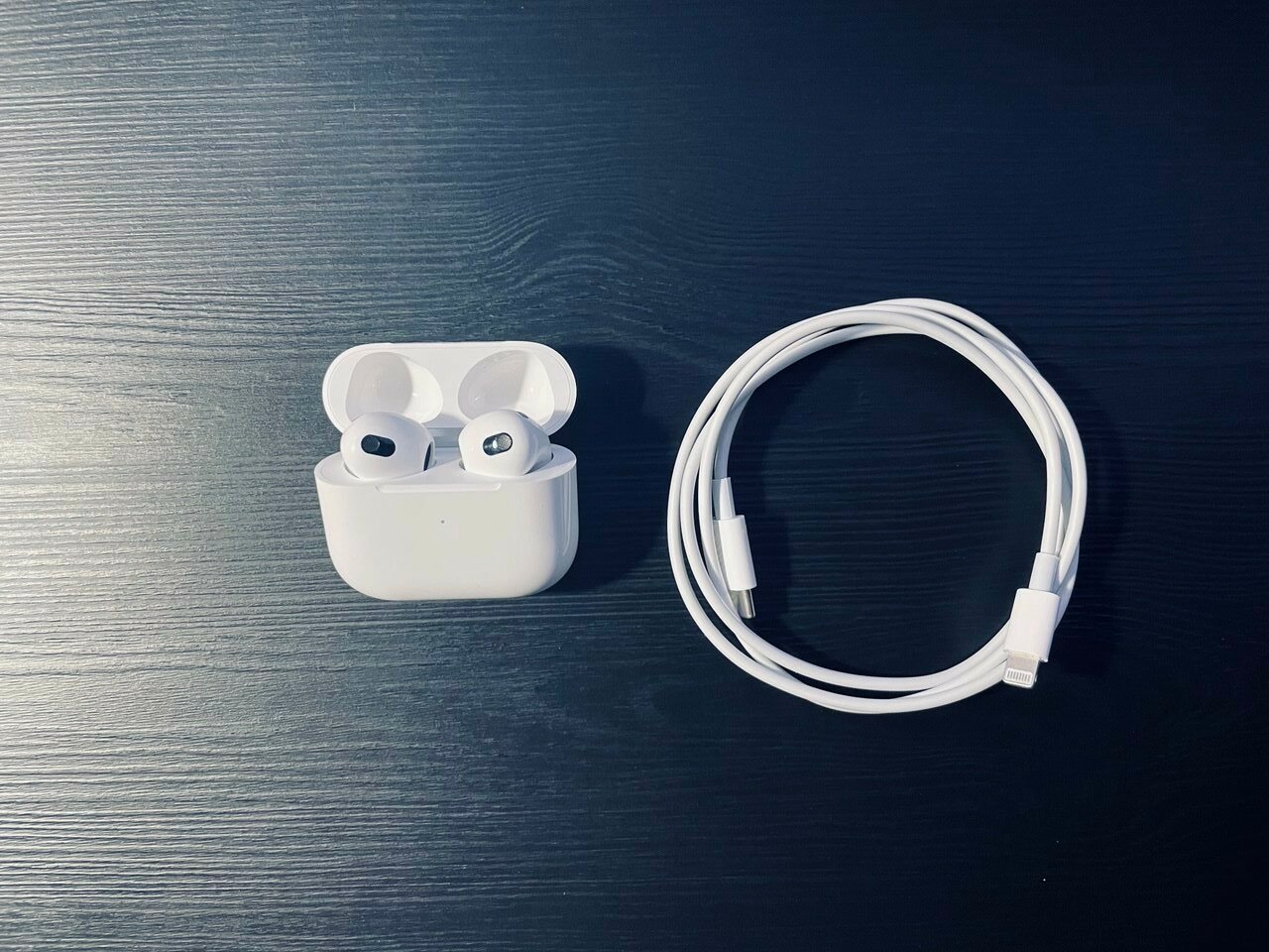 A.Pods 3 PREMIUM Series, Сенсорные Bluetooth наушники для смартфона, Зарядный кейс, Белый — фото 1