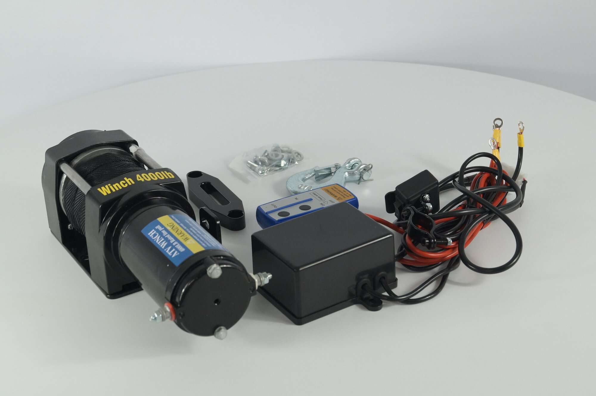 Лебедка автомобильная электрическая 12V Electric Winch 4000lbs / предельная нагрузка 1814 кг / кевларовый трос