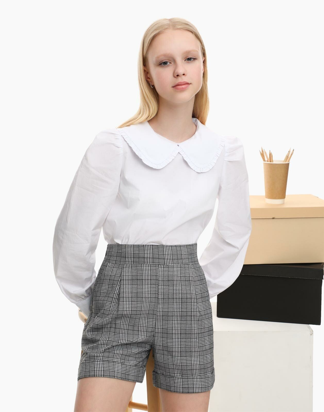 Купить Белая блузка oversize с воротником и объемными рукавами для девочкиза 1248р. с доставкой