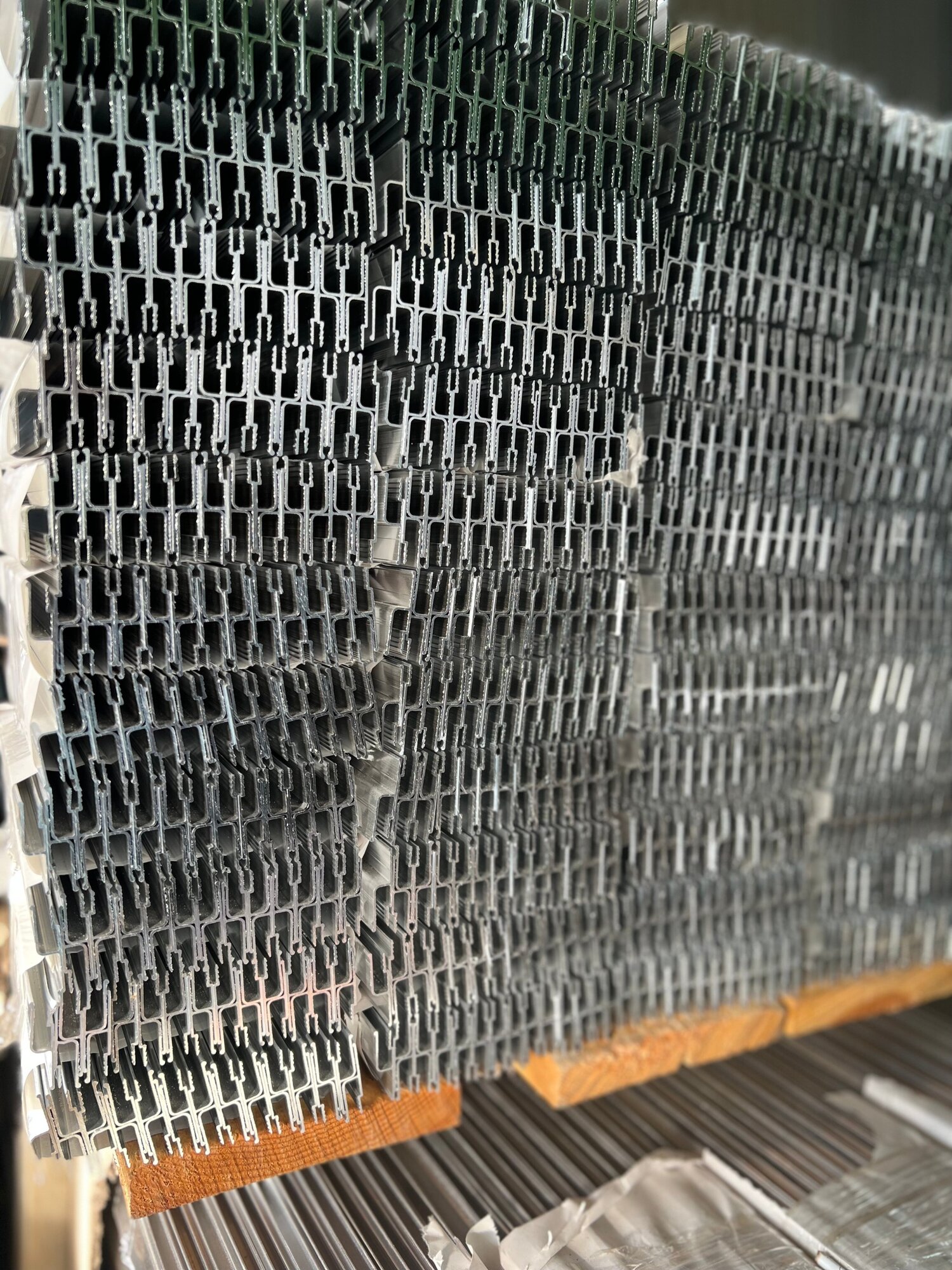 Профиль алюминевый перфарированный для натяжного потолка (5 шт.по 1 метру) 5м - фотография № 7