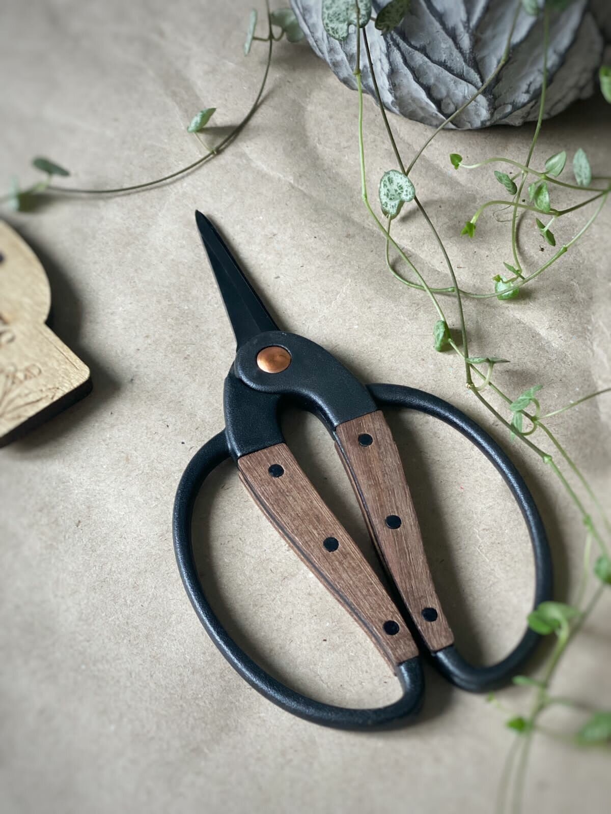Ножницы кованые с деревянными накладками Garden78/ ножницы флористические ретро-стиль - фотография № 2