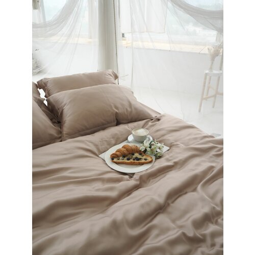 Комплект постельного белья из премиальной ткани "Тенсель" HOME ONLY / 2-х спальный / с пододеяльником 200х200