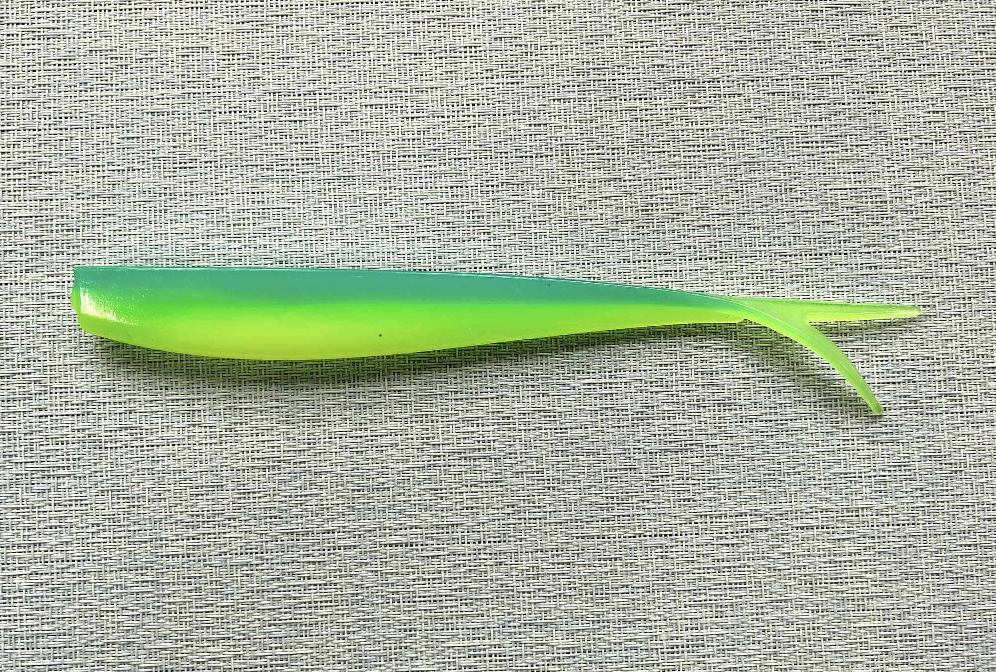 Крупная силиконовая приманка для рыбалки Pike Slag 21,5 см (свимбейт/ джеркбейт), Голубой-Шартрез/ Blue mint/ pal03/ Ice Chartreuse, 1 шт.