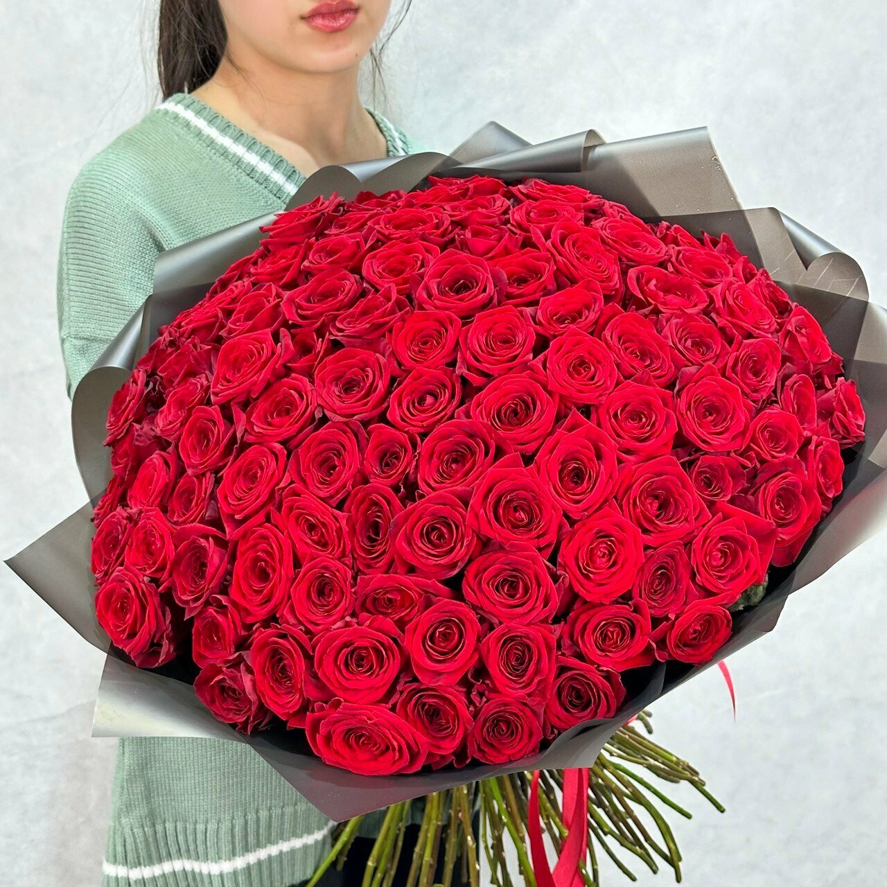 из 101 красных роз. Букет 140 SOLO ROSE