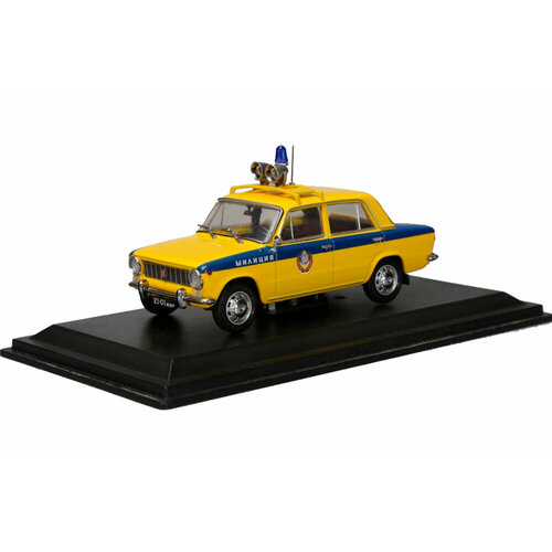 Волжский автомобиль 2101 милиция гаи, лимонный