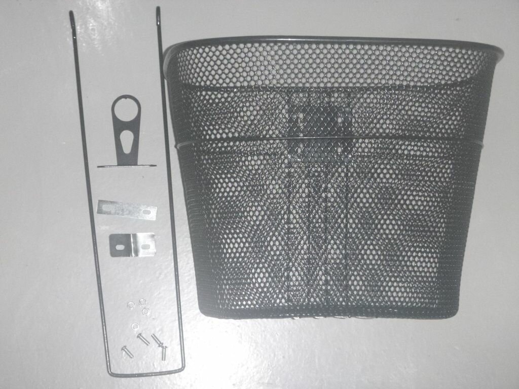 Корзина передняя с крепежом черная