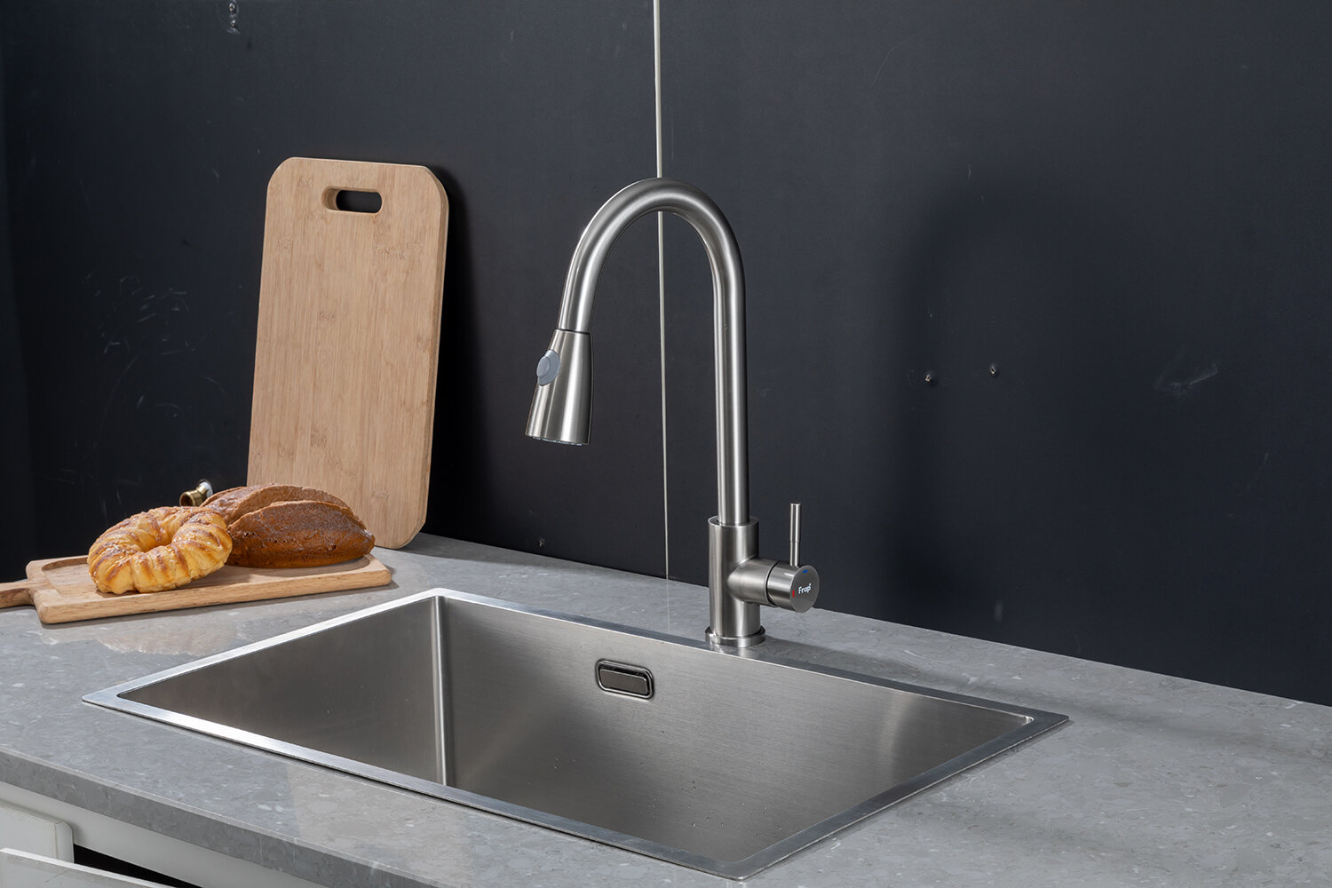 Смеситель для кухни с выдвижной лейкой Frap H991 F60991-5, латунь, сатин