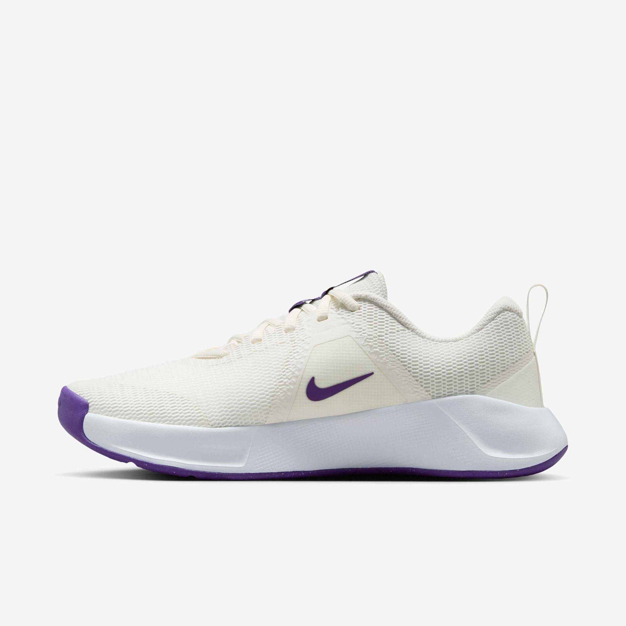 Кроссовки NIKE MC Trainer 3, размер 9 US, белый/фиолетовый — фото 1