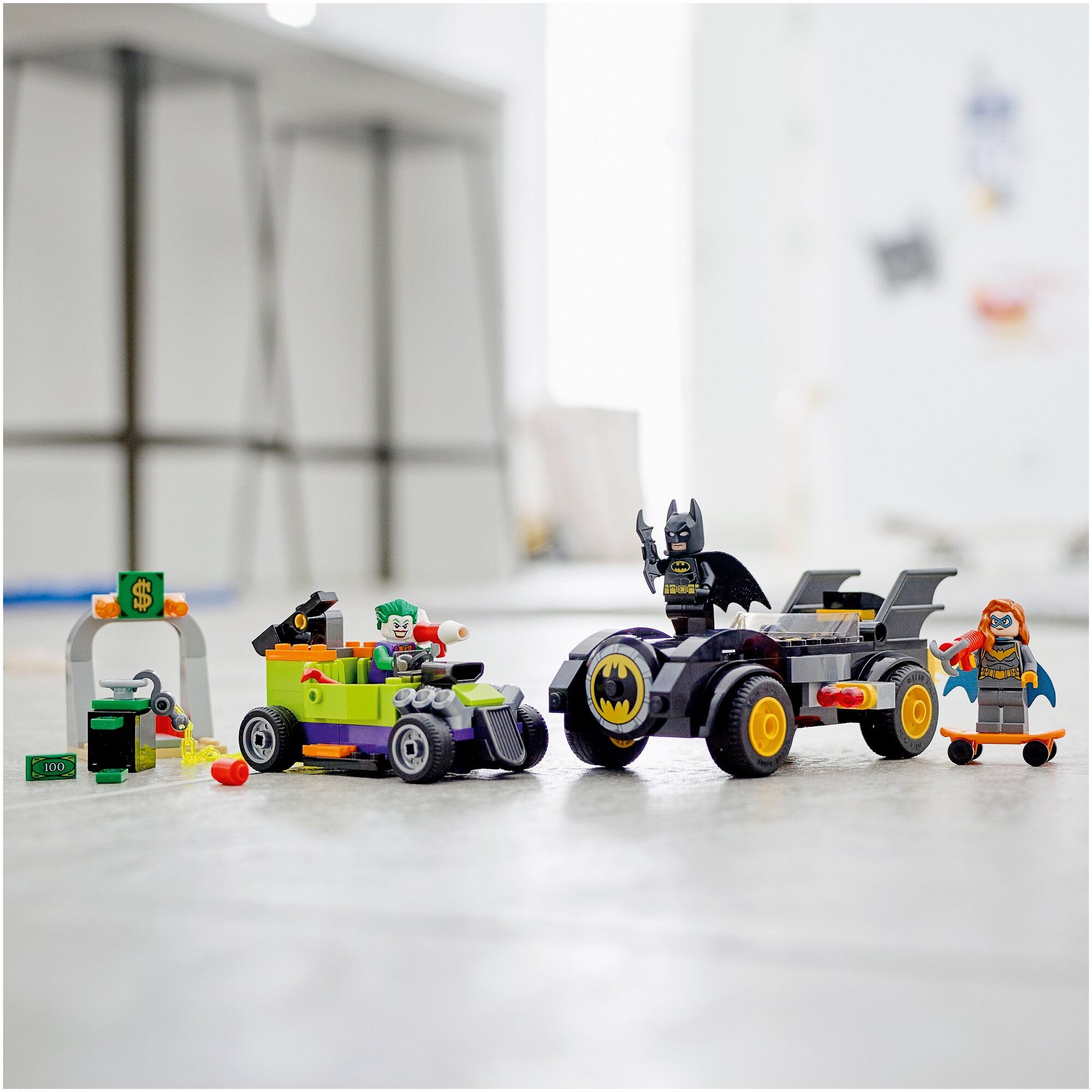 Конструктор LEGO Super Heroes Бэтмен против Джокера: погоня на Бэтмобиле - фото №8