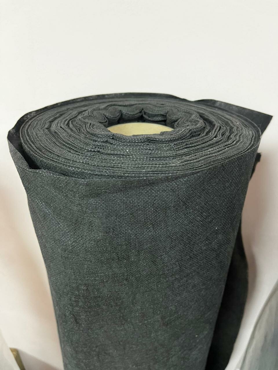 Нетканый материал спанбонд (укрывной) черный - фотография № 2