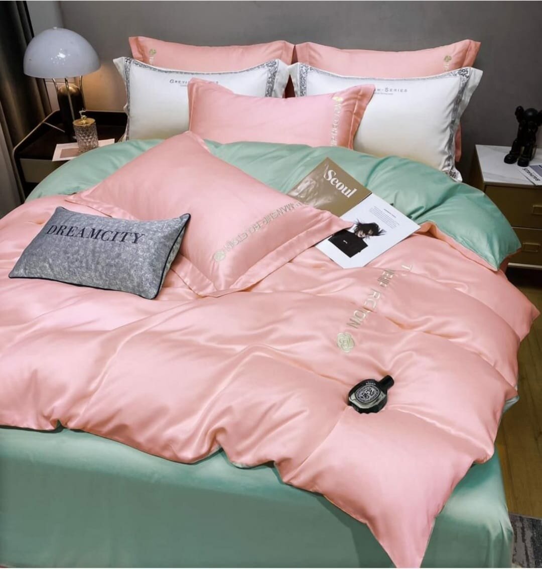 фото Постельное бельё, Евро,"Mency"Сатин-Жатка пододеяльник 200х220 на молнии, простыня 180х200(+25) на резтнке по кругу, 4 наволочки 50х70; 70х70