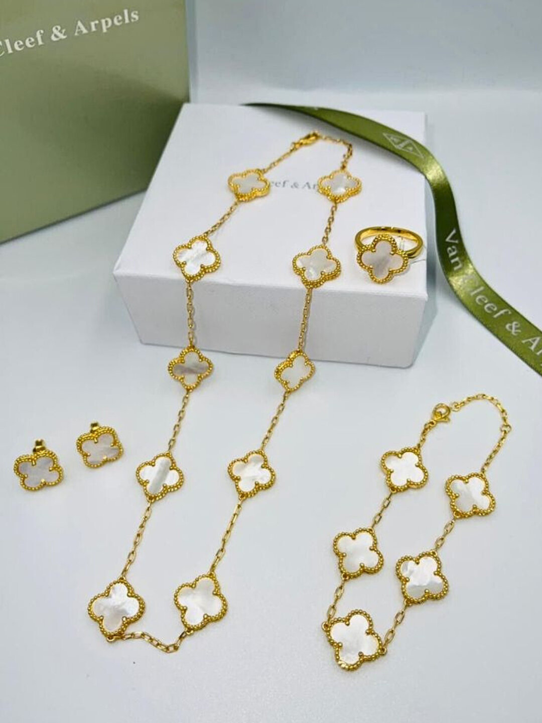 Комплект бижутерии: браслет, цепь, кольцо, серьги, Swarovski Zirconia