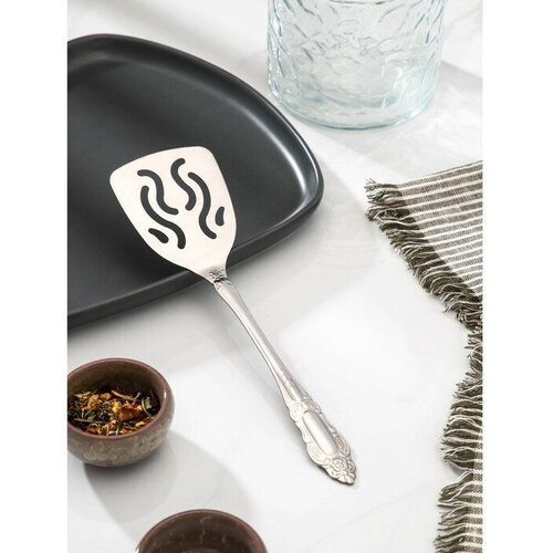 Лопатка из нержавеющей стали перфорированная Королевство длина 23 см с отверстиями 413₽