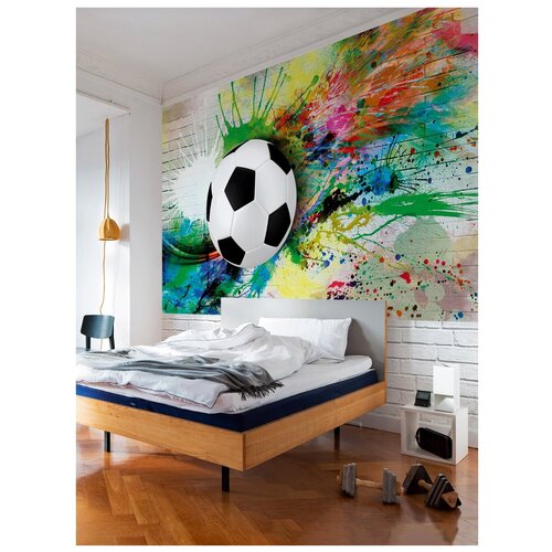фото Фотообои флизелиновые топ фотообои футбольный мяч и брызги краски на стене 300х180 (шхв) белый/ярко-зеленый/ярко-красный/ярко-синий/желтый