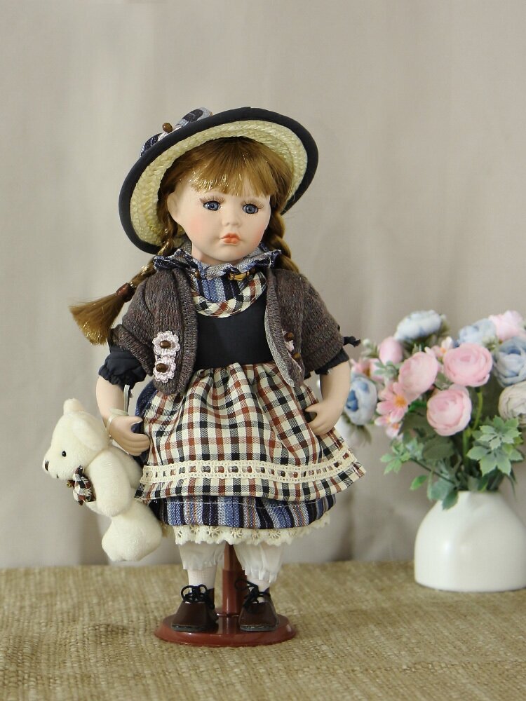 Кукла Polly Dolls "12", фарфор, текстиль, на подставке, высота 30 см
