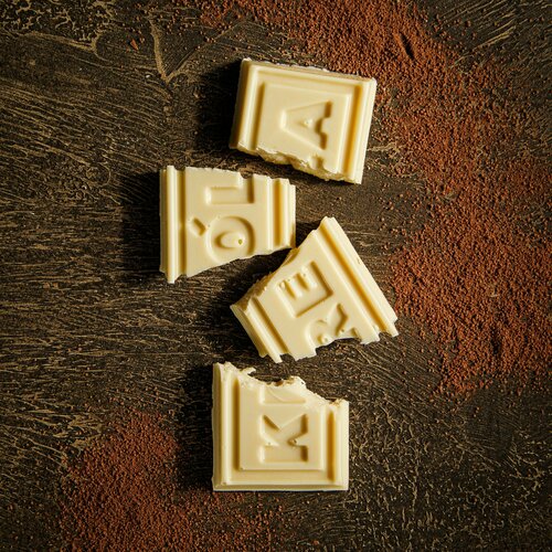 Плитка шоколадная. Натуральный белый Бельгийский шоколад ручной работы. Сладкий подарок на день рождения девушке, маме, коллеге на праздник.