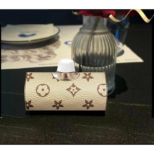 Внешний аккумулятор для телефона 5800 mah Lightning бежевый 198000₽