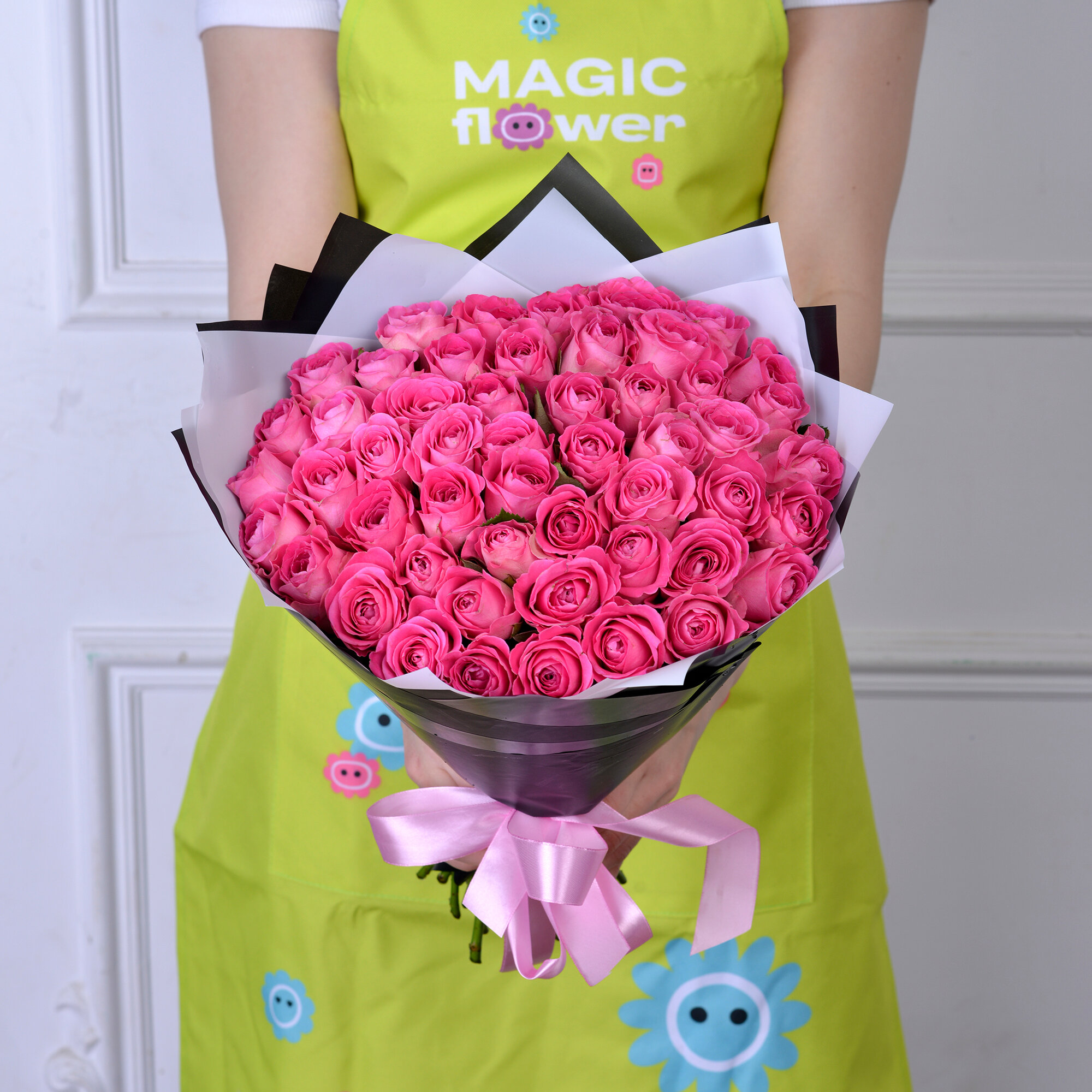 Монобукет Magical Flower 51 розовой розы размер 40 см высота 40 см