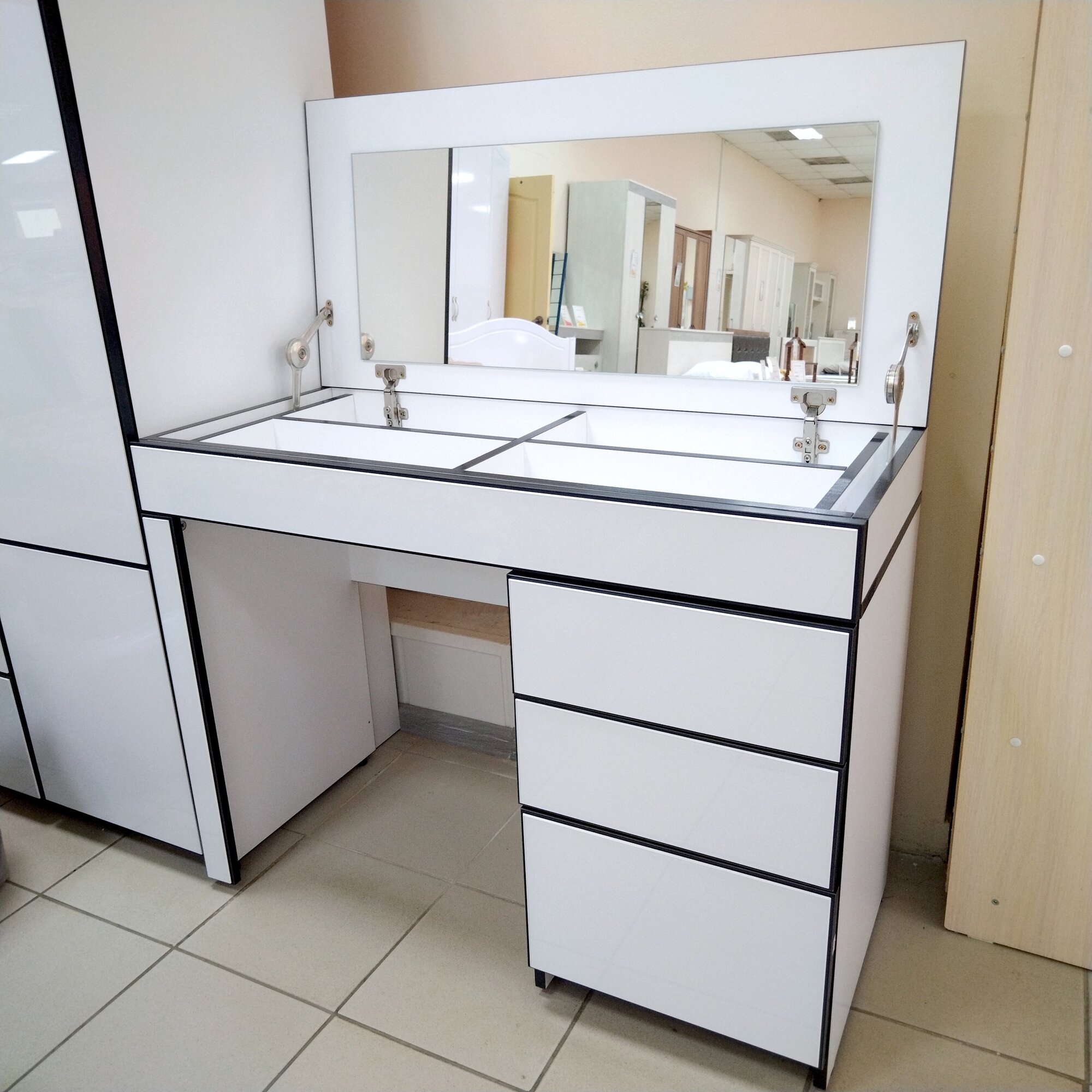Туалетный стол для макияжа гримерный с зеркалом Palermo 100*76*46 см - фотография № 10