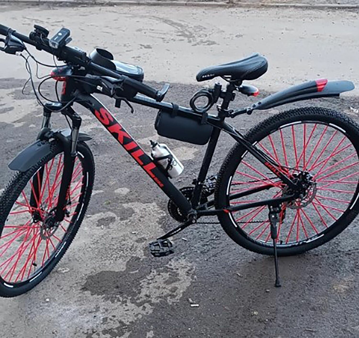 фото Накладки (защита) на спицы велосипедов и питбайков красный