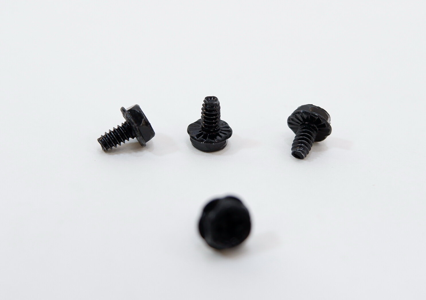 10шт. Чёрные Винты UNC 6-32 с шестигранной головкой для крепления комплектующих в корпус ПК. — фото 1