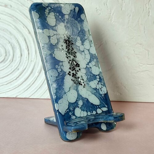 Подставка под телефон Голубика из эпоксидной смолы 1738₽