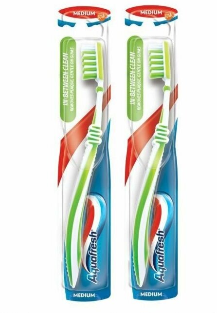 Aquafresh Зубная щетка In-Between Clean, средняя жесткость, 2 шт.