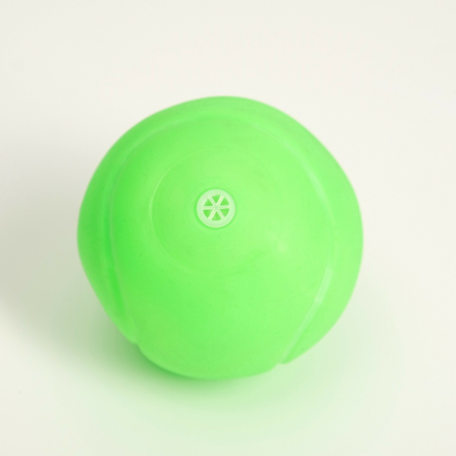 Игрушка пищащая "Теннисный мяч" для собак 7 см зёленая - фотография № 2