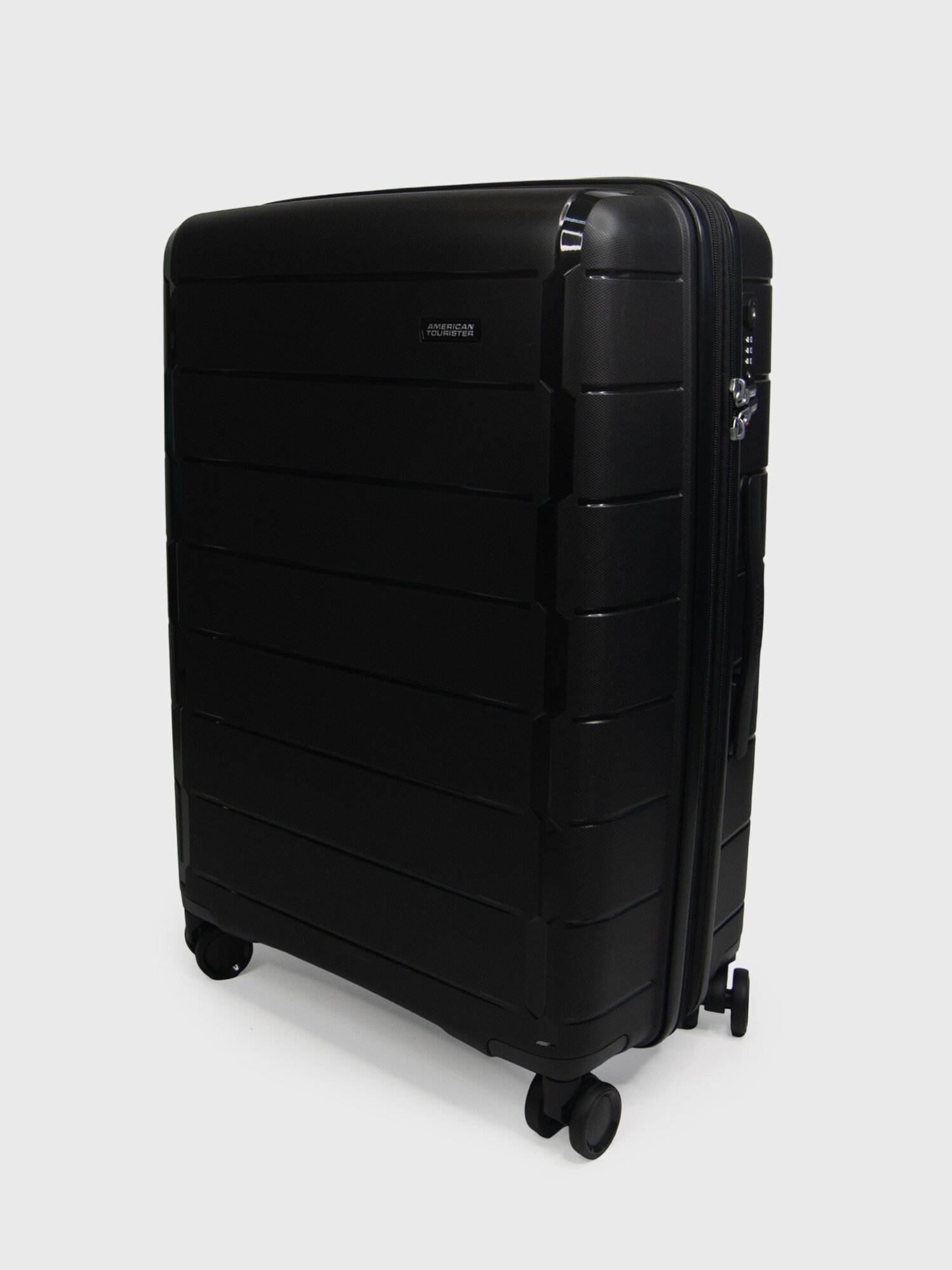 Чемодан American Tourister M с расширением черный