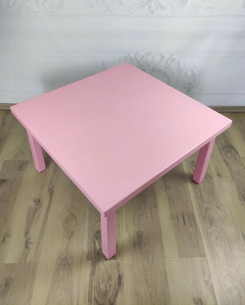 Стол журнальный Классика квадратный из массива сосны 40 мм 70х70х46 см, цвет розовый
