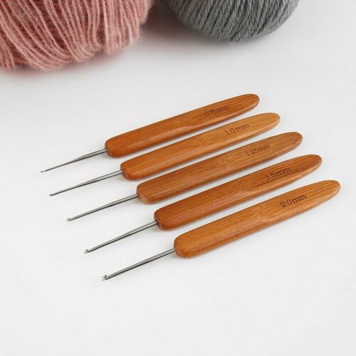 Набор крючков для вязания, с бамбуковыми ручками, d - 0,75/1/1,25/1,5/2 мм, 13,5 см, 5 шт