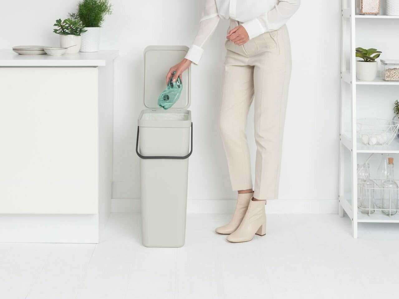 Ведро для мусора 40 л Brabantia Sort & Go светло-серый - фото №5