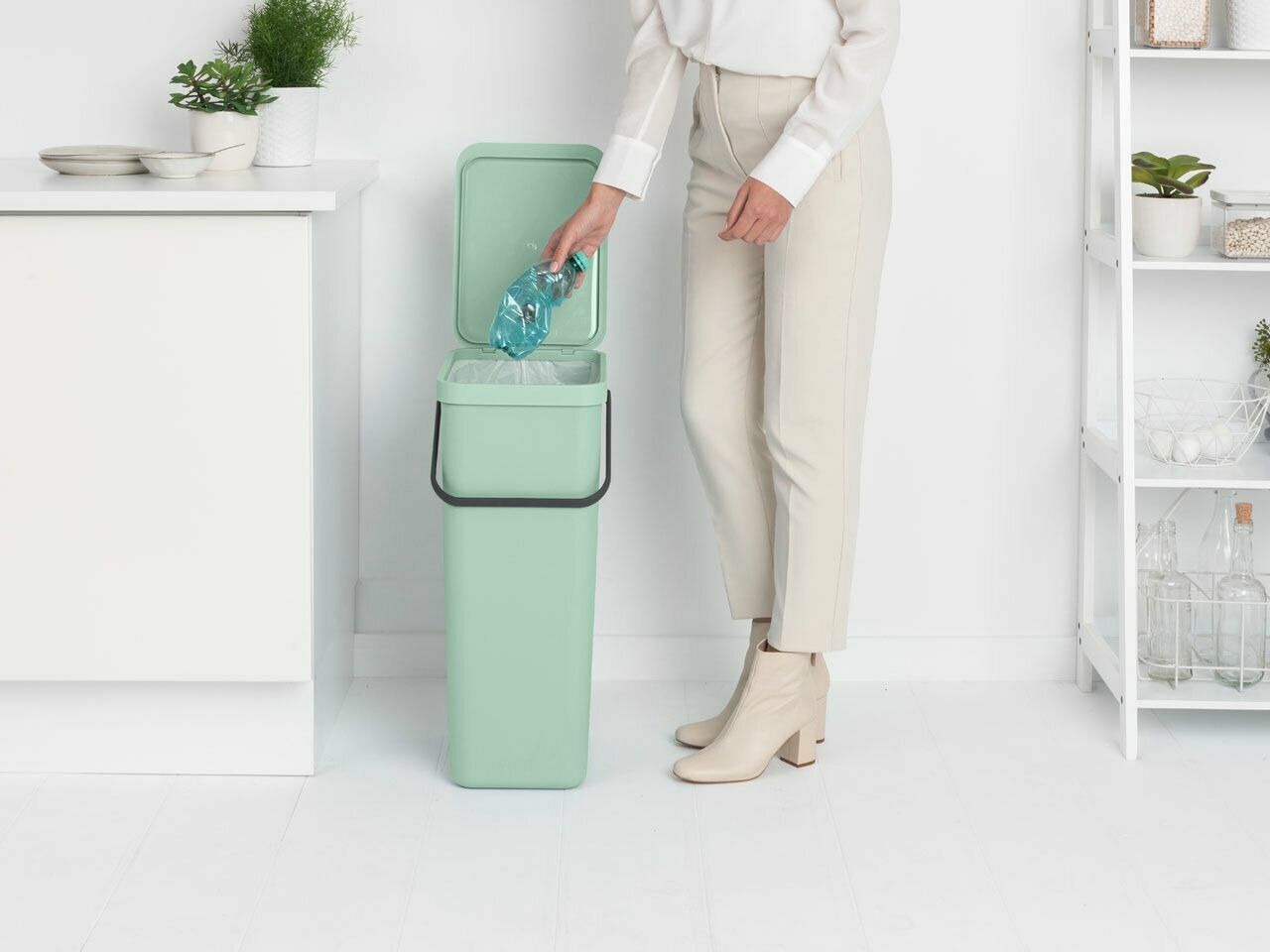 Ведро для мусора 40 л Brabantia Sort & Go мятно-голубой - фото №8