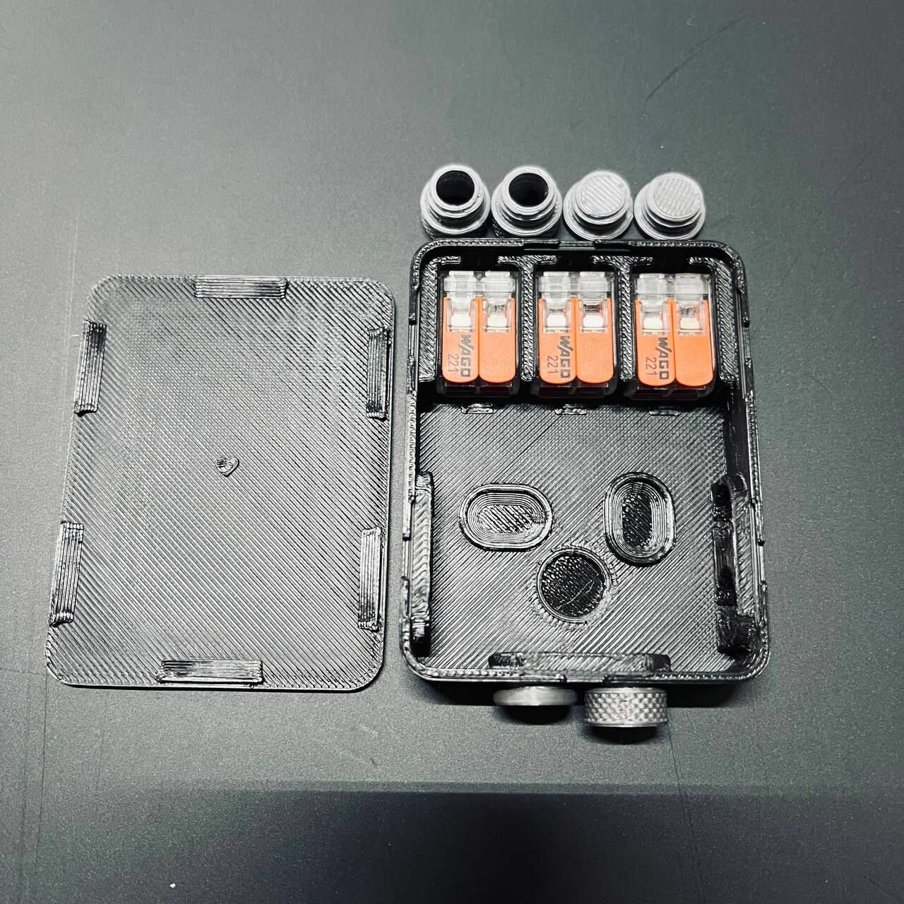 фото Распределительная коробка тонкая +WAGO 50x65