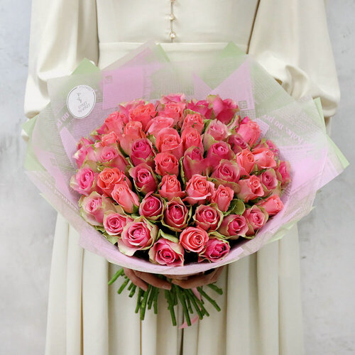 Изображение товара Монобукет "Романтика", из 51 розы, упаковка в ассортименте, высота 35см
