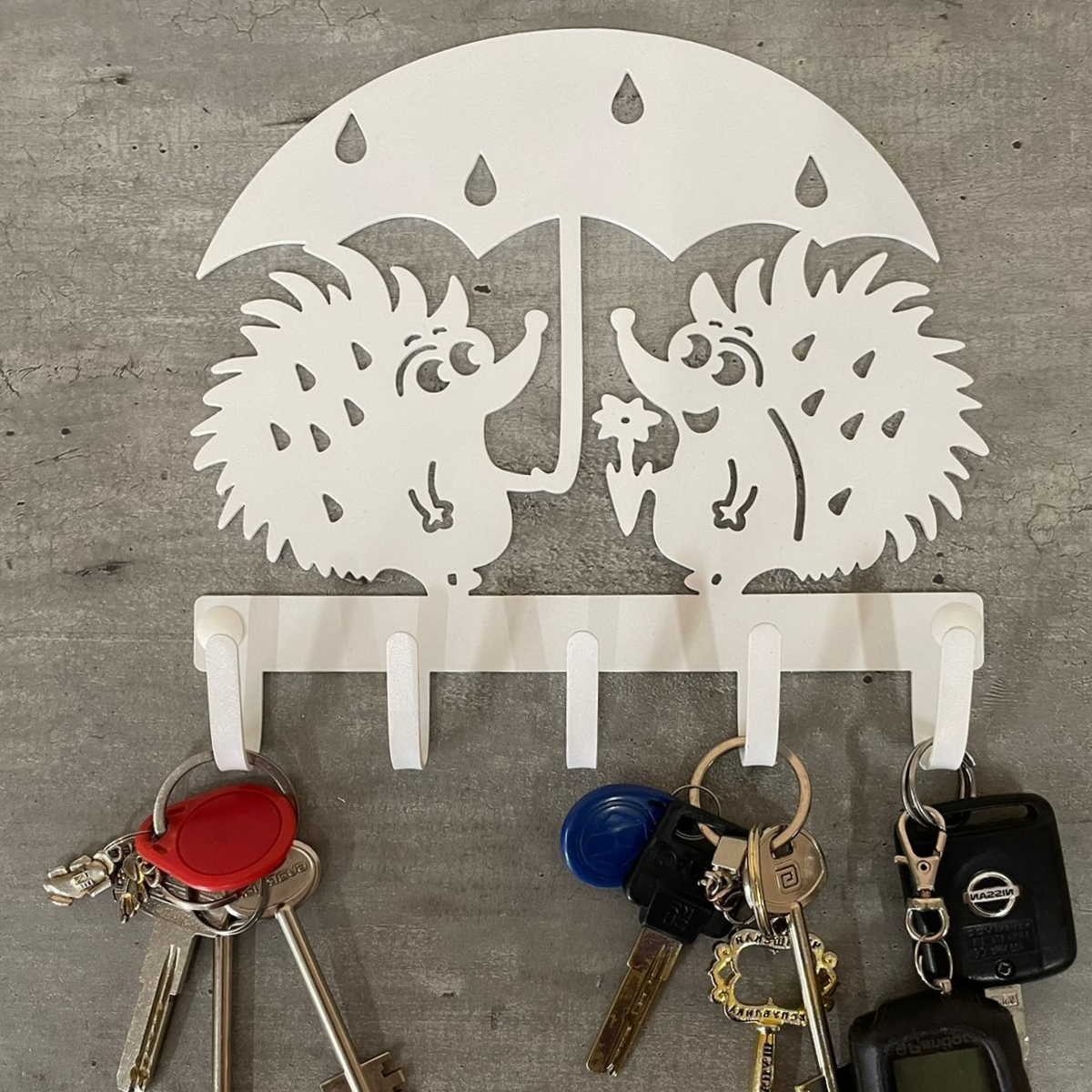 "Ёжики Лофт" - белая настенная вешалка для одежды с 5 крючками