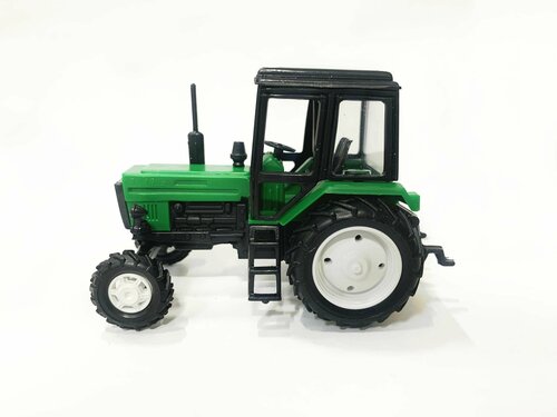 Трактор МТЗ-82 пластик 2х цветный(зелёно-черный) 1:43 160054