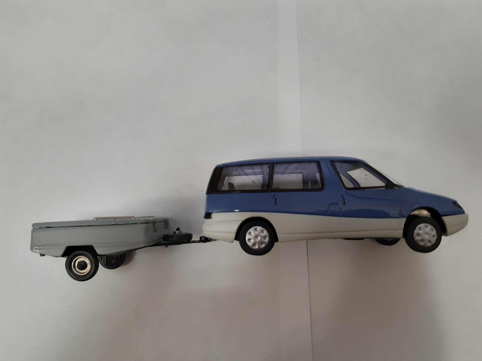 Масштабная модель Москвич-2139 Арбат с прицепом 1:43