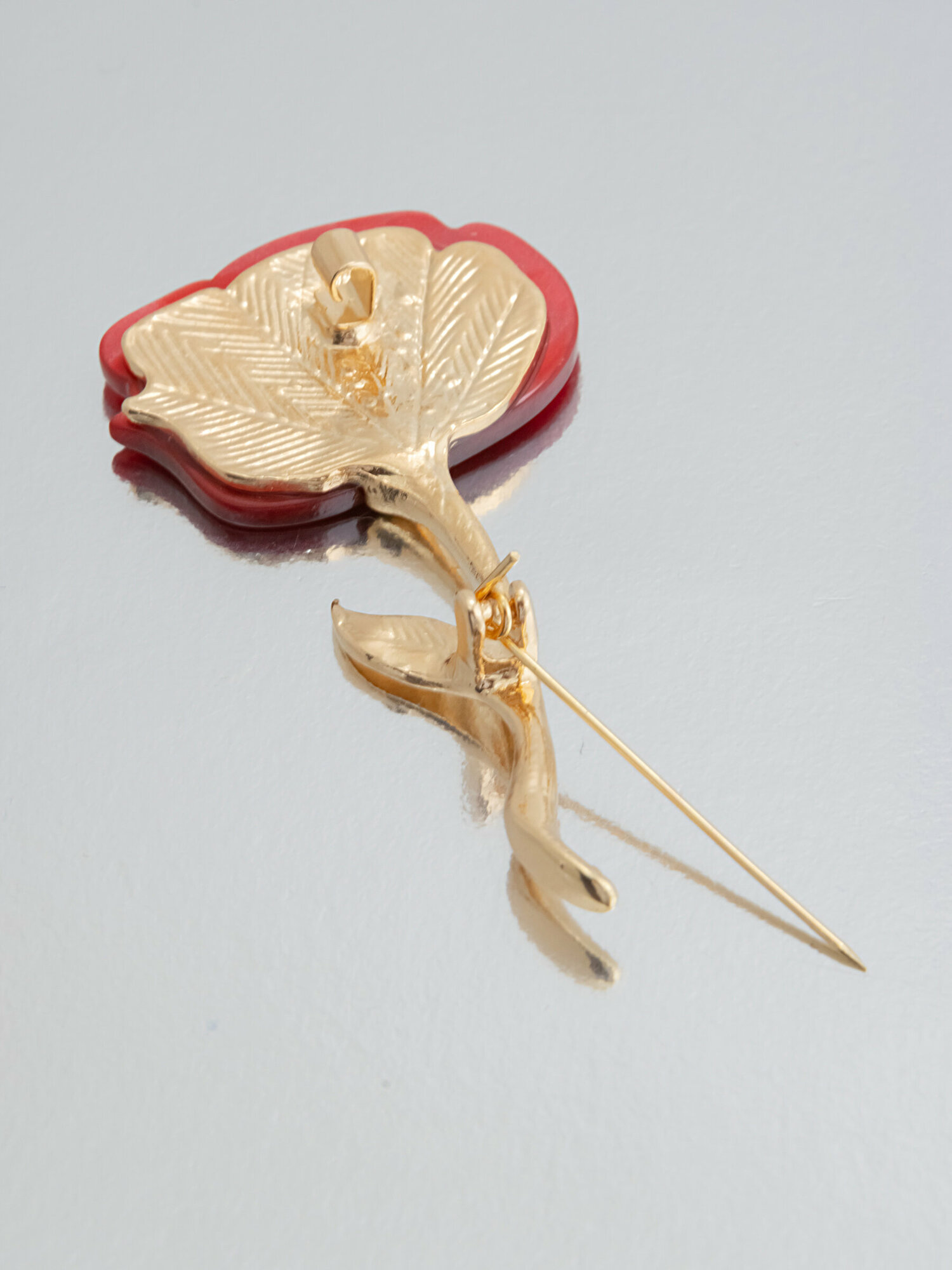 Брошь ЖемАрт, акрил, красный/золотой — фото 1