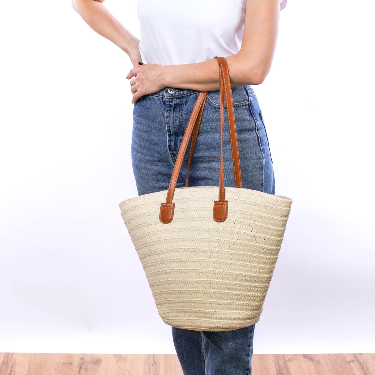 фото Сумка летняя плетеная на молнии, с длинными ручками