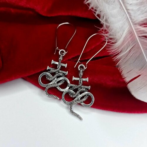 Амулет-Серьги Крест Левиафана серебристый 4х16 см 350₽