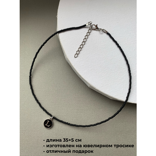 фото Чокер из бисера с буквой sofiaccessories