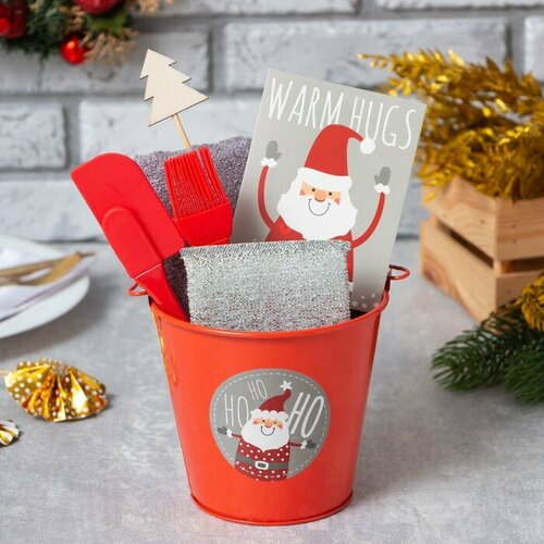 серый, красный, серый