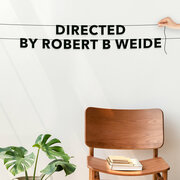 Гирлянда растяжка, Мемы - “Directed by robert b weide“, черная текстовая растяжка.