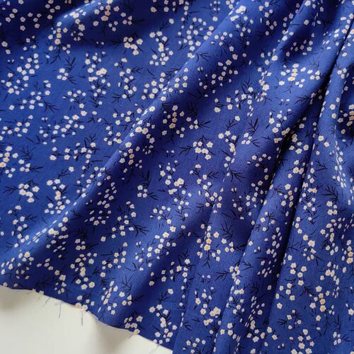 Ткань плательная вискоза Валенсия, штапель для шитья платья, юбки, рубашки, карамельного цвета со стилизованными цветами , 1 м х 145 см