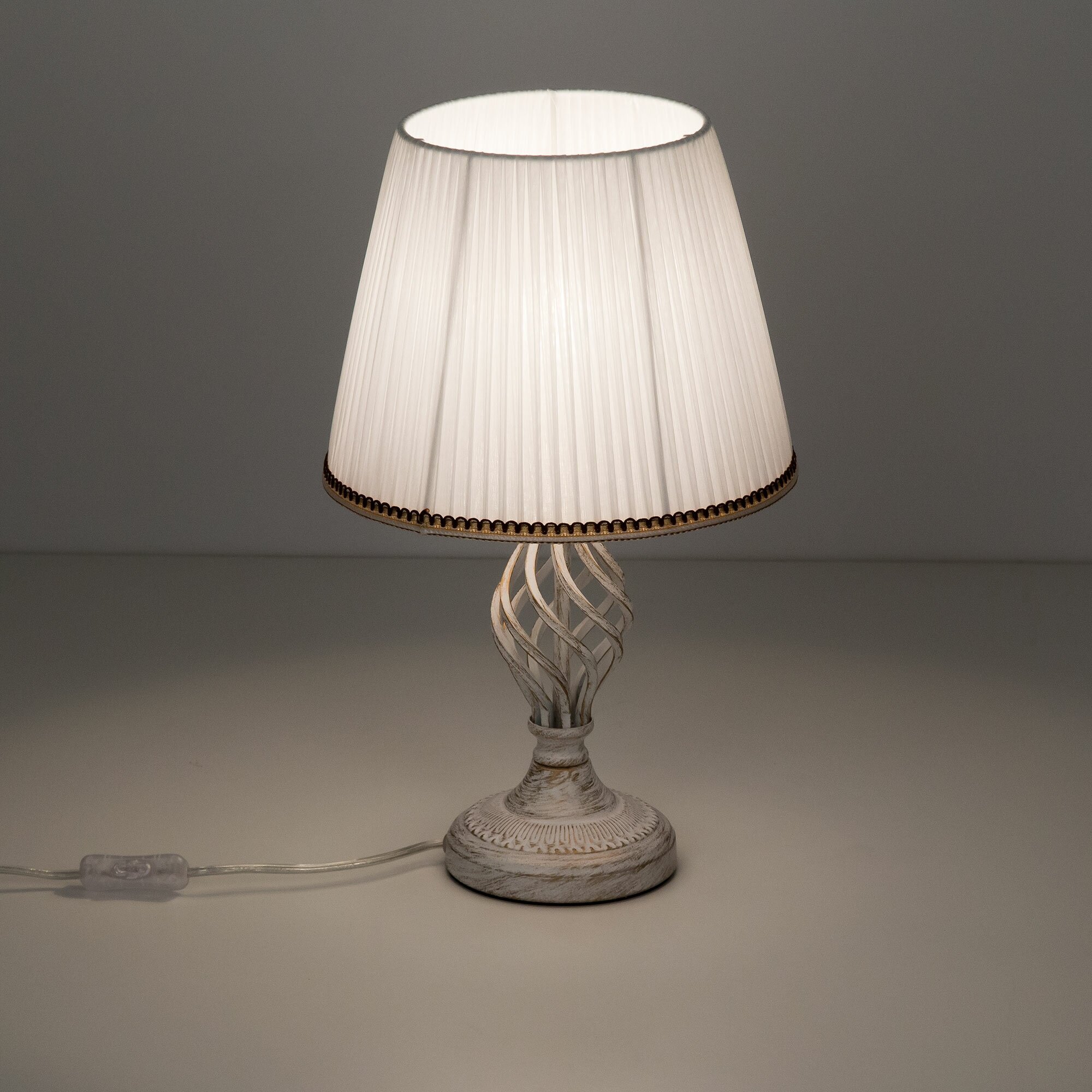 Лампа настольная светильник настольный Citilux Вена CL402820 белый бежевый, золотистый