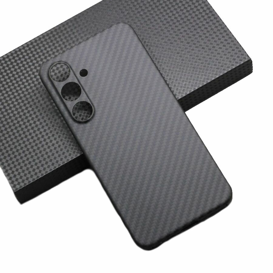 Кевларовый чехол на самсунг DiXiS Carbon Case для Samsung Galaxy S24 (BS24-0M) чёрный матовый