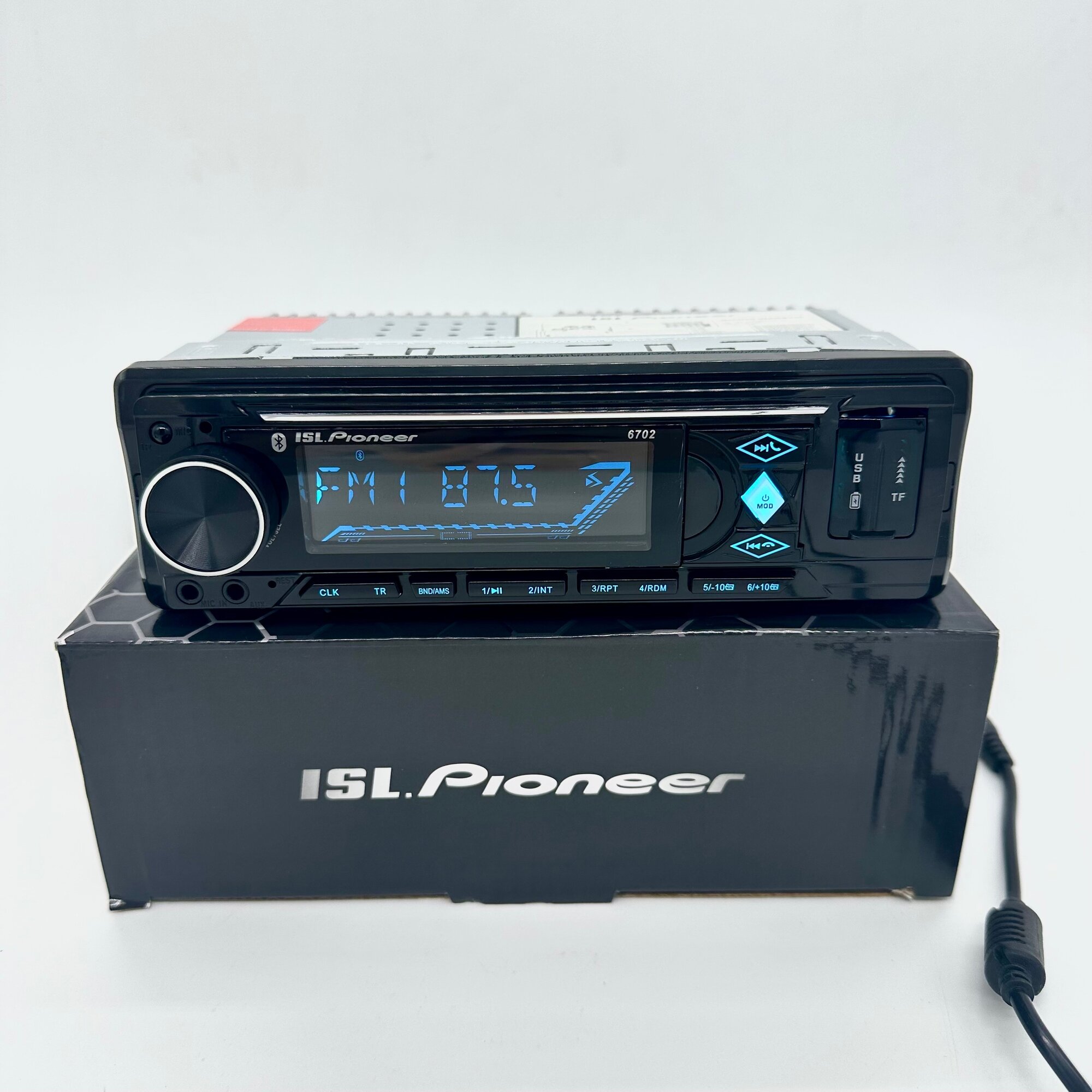 Автомагнитола в авто Pioneer 1 DIN / Автомобильная магнитола с Bluetooth, USB, AUX и подсветкой + пульт ДУ