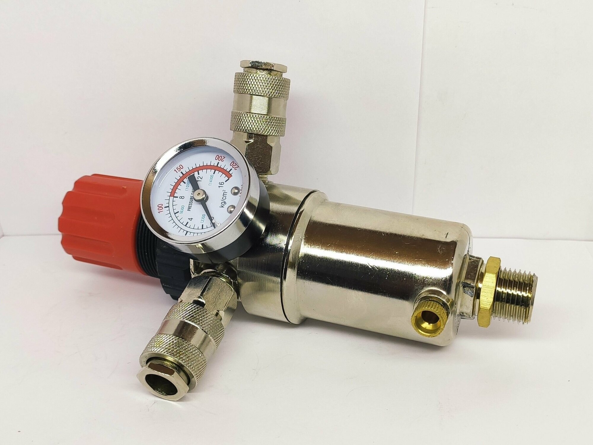 Комплект регулятор давления с влагоотделителем и быстросъемными соединениями 1/2" для электрического компрессора - фотография № 1