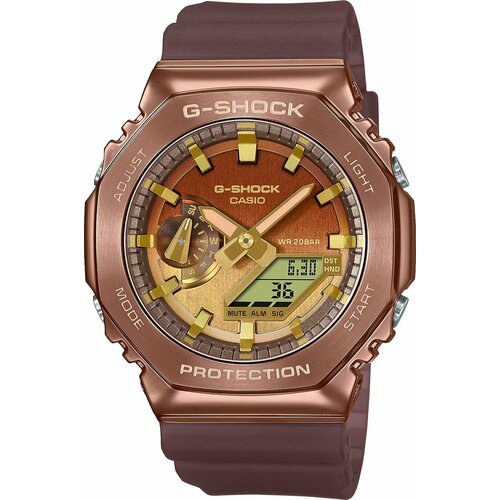 фото Наручные часы casio японские наручные часы casio g-shock gm-2100cl-5a с хронографом, коричневый, золотой